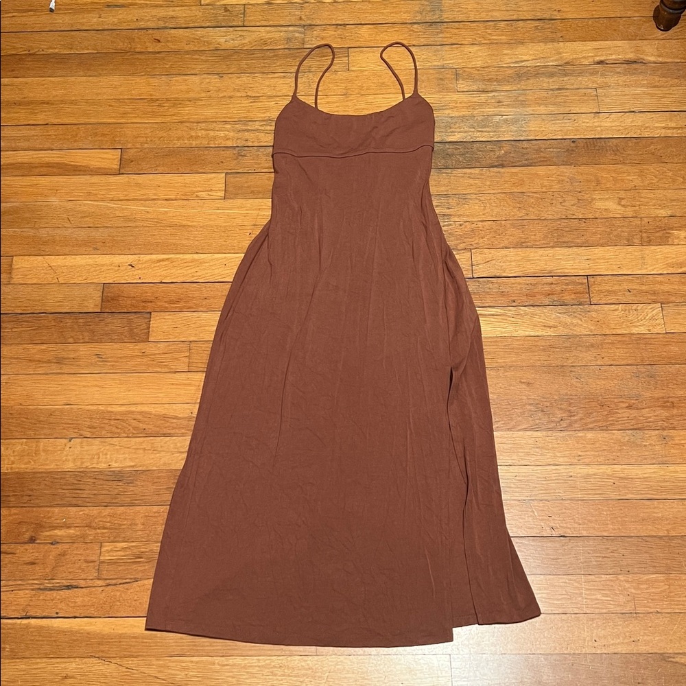 Wilfred by Aritzia Dreamweaver Midi Jersey Dress in Mocha Brown, size Medium - Picture 2 of 16